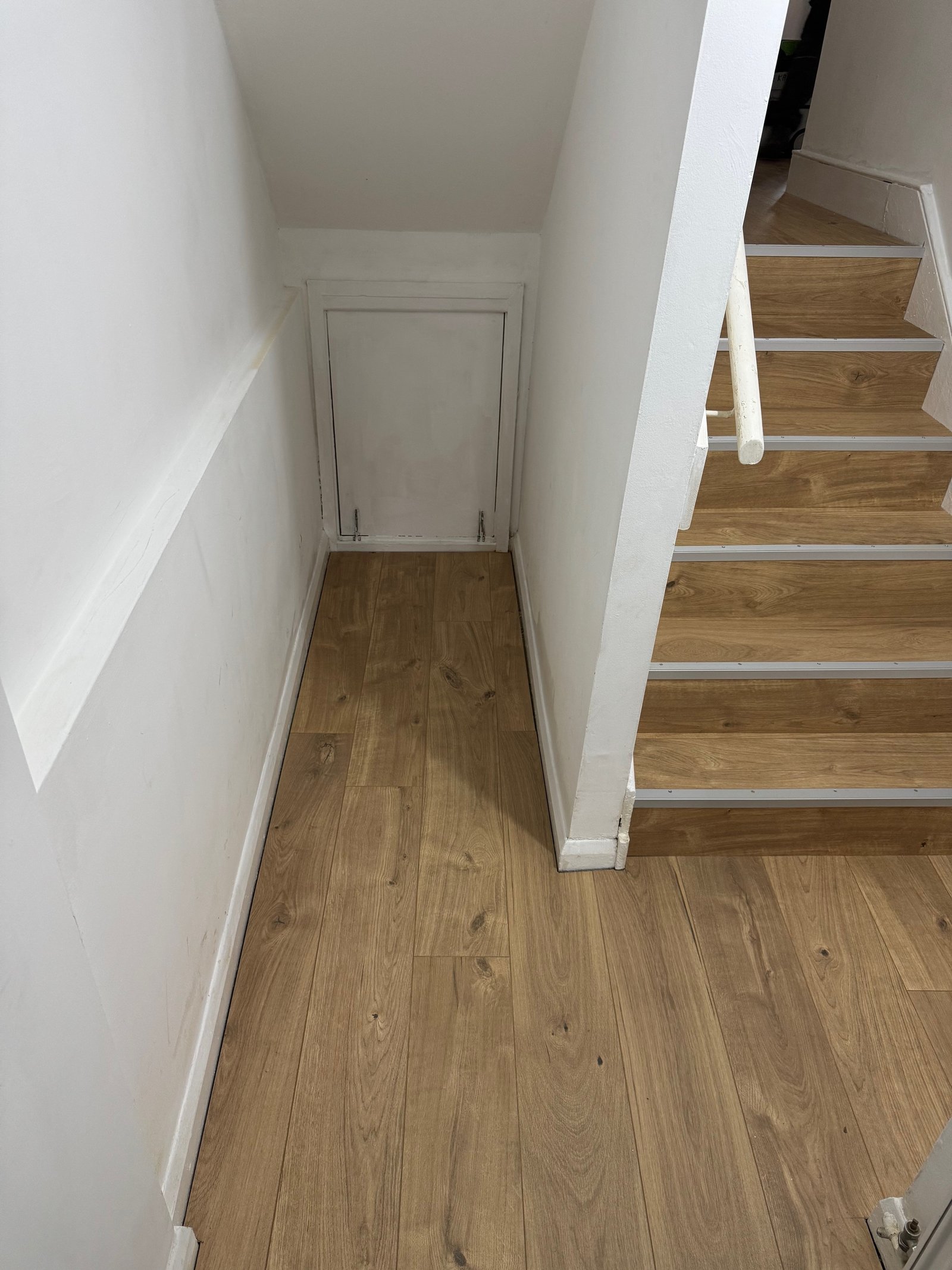 One-Bedroom Flat with Staircase - Image 1